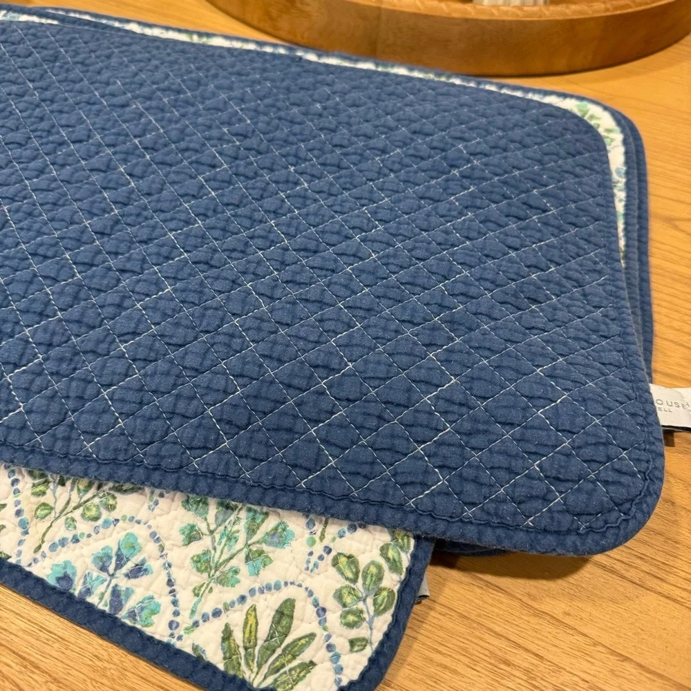 Set of 8 Rachel Ashwell Placemats